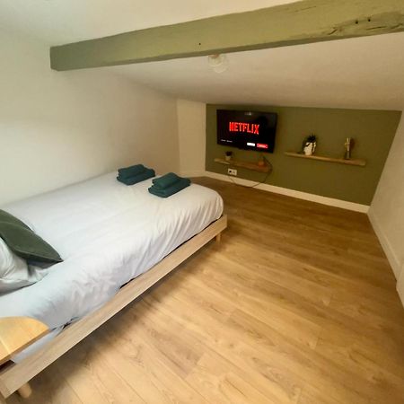 Sous Les Toits Du Parvis Apartment Niort Exterior photo